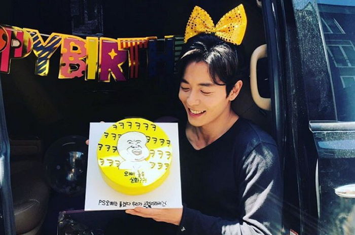 달달한 로코 찍더니 SNS에서도 ‘꽁냥’거리는 김재욱X박민영