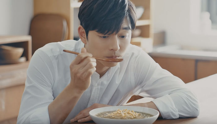 본죽, 브랜드 모델로 배우 공유 발탁…‘트러플 전복죽’ 광고 공개