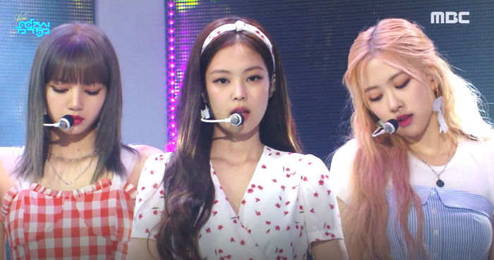 ‘걸크러시’ 버리고 ‘꽃무늬 원피스’ 입은 청초甲 블랙핑크 제니