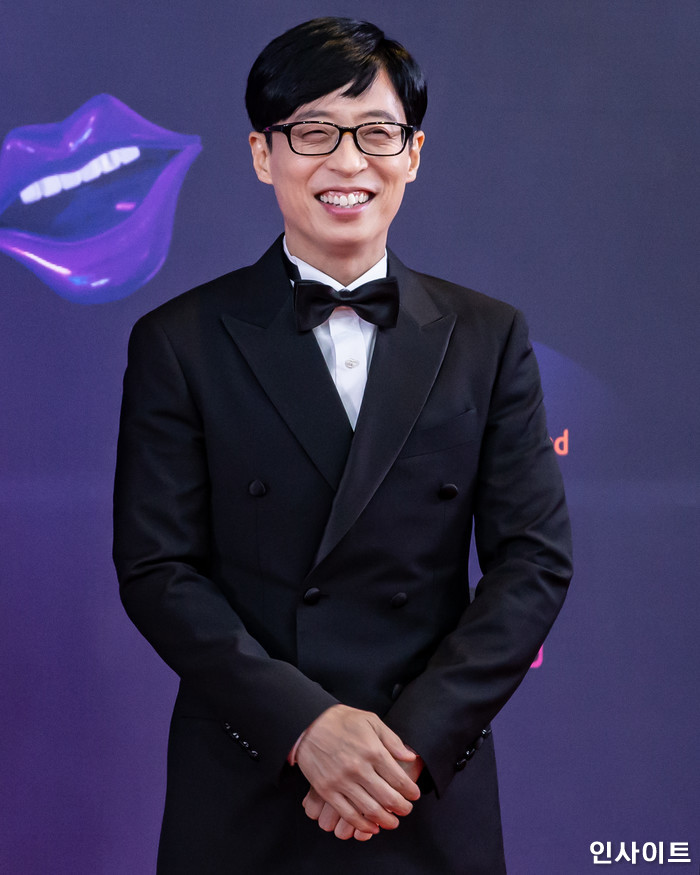 국민MC 유재석이 22일 오후 서울 영등포구 여의도동 KBS 본관 시청자광장에서 열린 '2018 KBS 연예대상' 시상식에 참석해 레드카펫을 밟고 있다. / 사진=고대현 기자 daehyun@