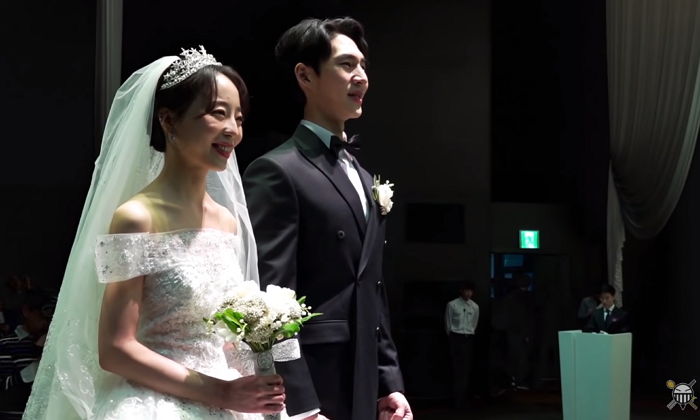 결혼식서 예쁜 신부 낳아준 장모님 업고 “사랑합니다♥” 외친 ‘새신랑’ 밴쯔