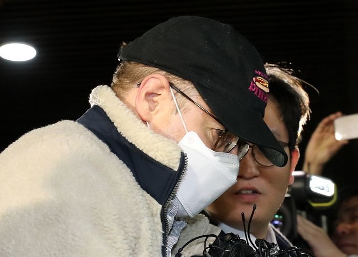 이틀 만에 구속 영장 신청된 로버트 할리와 아직도 구속 안 된 승리