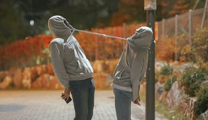 1초도 떨어지기 싫은 남친과 후드티 맞춰 입고 꼭 찍어야 할 ‘멍충미’ 후드샷