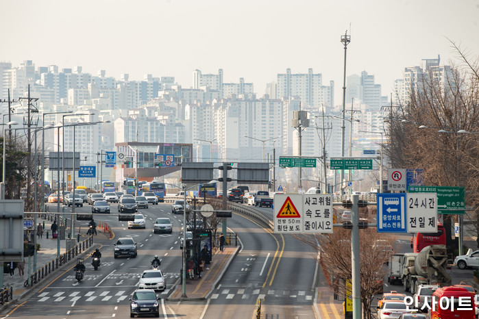 오늘(13일) 전국 포근한 봄 날씨지만 미세먼지는 ‘나쁨 ’···“나들이는 포기하세요”
