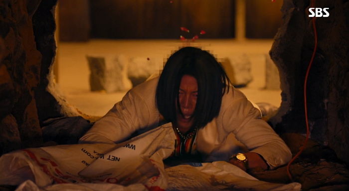 중요한 순간마다 똥 싸고 장렬히 전사하는 ‘열혈사제’ 장룡의 배변 연기 수준