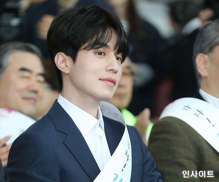 내년에 불혹 ‘40살’ 된다는 게 안 믿기는 키 184cm ‘오빠’ 이동욱