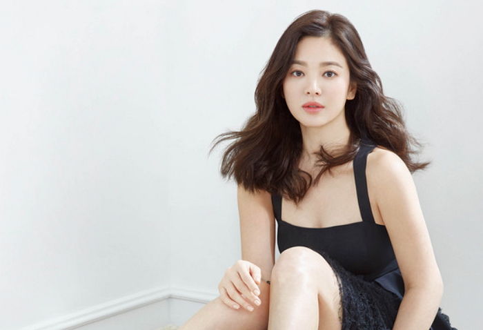 ‘백설기 피부+웨이브 머리’로 역대급 여신 미모 뽐낸 송혜교