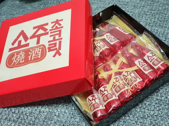 초콜릿 속에 ‘진짜 소주’가 들어있는 달콤쌉쌀 알콜러버 전용템 ‘소주 초콜릿’