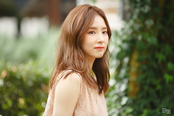 막 찍어도 ‘인생샷’ 남기는 ‘유튜브 생태계 교란자’ 신세경 비주얼