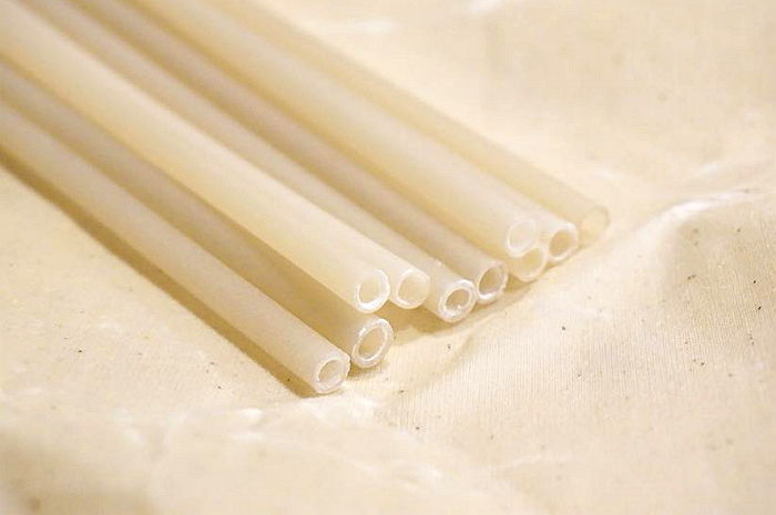 ‘쌀+타피오카’로 만들어 음료수 마시다가 냠냠 먹을 수도 있는 ‘쌀 빨대’