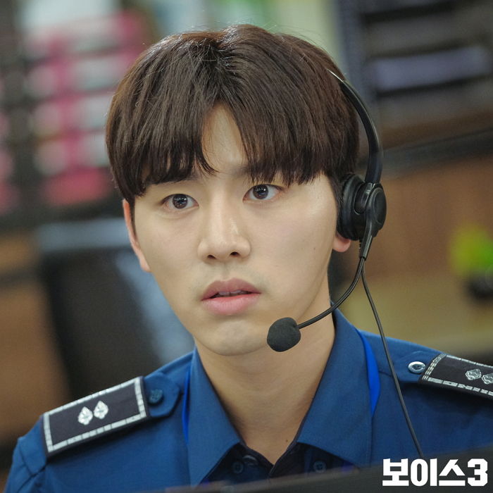 ‘보이스3’ 훈남 경찰로 돌아오는 ‘연플리 승혁 선배’ 김우석 스틸컷