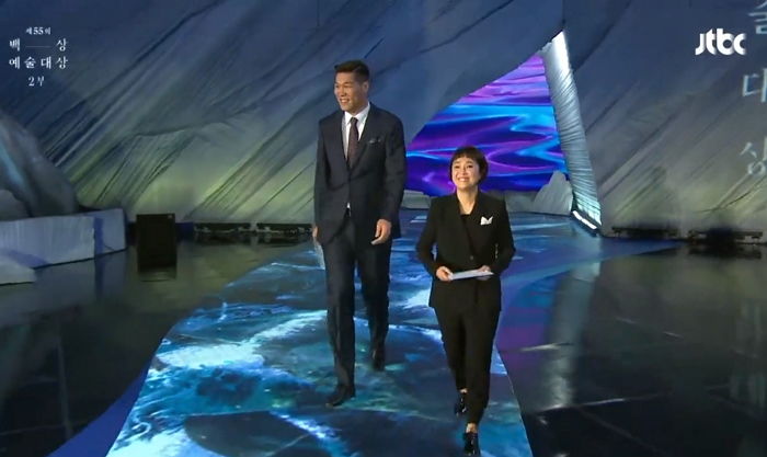 “타노스와 앤트맨인 줄”···어제 백상예술대상서 ‘52cm’ 키 차이 선보인 서장훈X송은이