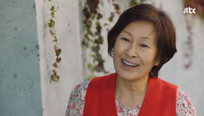 에어팟 너무 비싸 ‘짝퉁’ 쓴다는 엄마 위해 군대서 ‘적금’ 넣기 시작한 아들