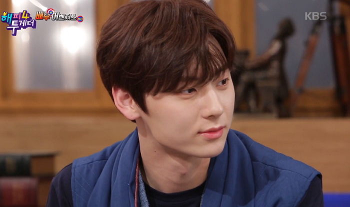 “잘생긴 애 옆에 잘생긴 애”···닮은 꼴 박서준과 ‘절친’ 인증한 민현