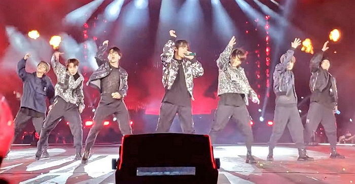 ‘전단지’ 직접 돌리며 LA 무료 콘서트 홍보하던 ‘신인’ 시절 방탄