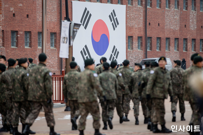 대한민국에서 유일하게 남자들도 ‘군대’에 입대하지 않아도 되는 마을