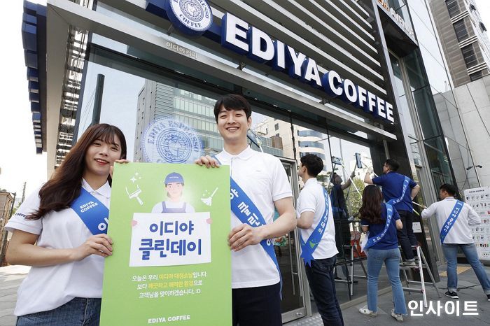 이디야커피, 본사 임직원이 전국 가맹점 청소하는 ‘이디야 클린데이’ 진행