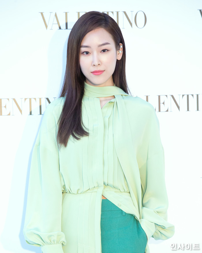 배우 서현진이 28일 오후 서울 강남구 압구정동 갤러리아 백화점에서 진행된 브랜드 발렌티노 팝업 스토어 오픈 기념 포토행사에 참석해 포즈를 취하고 있다. / 사진=고대현 기자 daehyun@