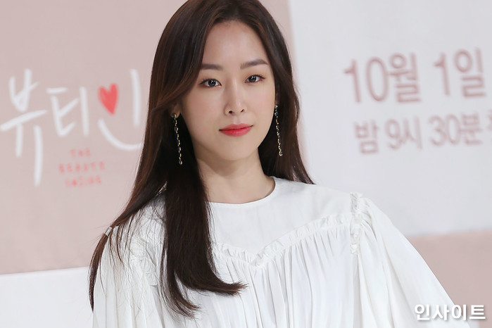 배우 서현진이 1일 오후 서울 영등포구 타임스퀘어 아모리스에서 열린 JTBC 월화드라마 '뷰티 인사이드' 제작발표회에 참석해 포즈를 취하고 있다. / 사진=박찬하 기자 chanha@