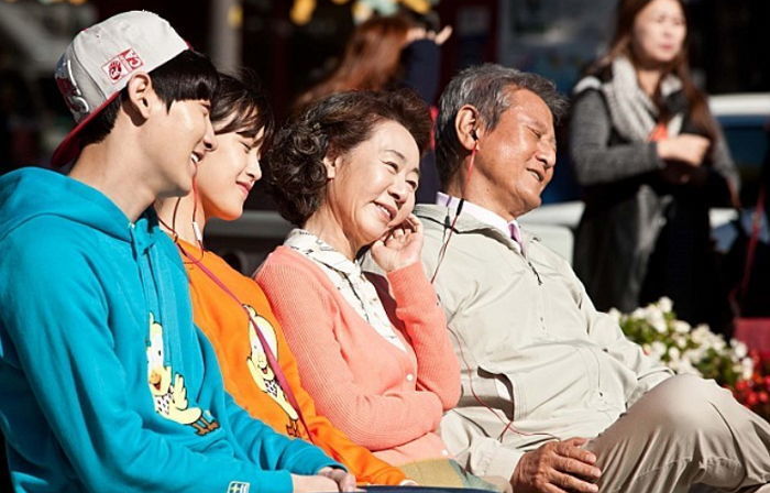 “제 월급으로 아빠 빚 갚아주고 있는데 ‘숙박비’까지 내라는 엄마가 야속합니다”