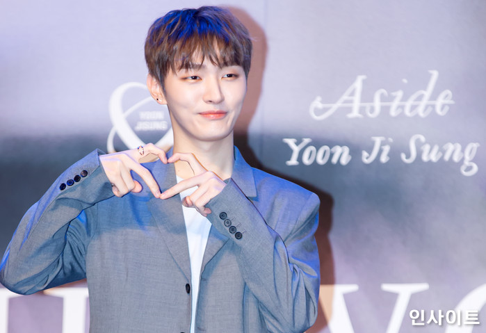 윤지성, 로즈데이인 오늘(14일) 군 입대한다