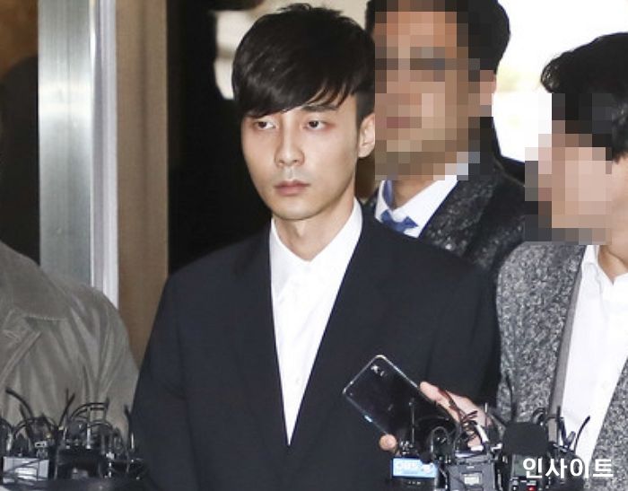 ‘음란물 유포’ 로이킴, 오늘(16일) 조지타운대 정상 졸업한다