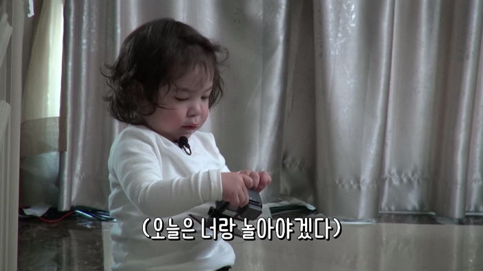 BJ건후가 카메라로 직접 찍은 세상 ‘오동통’한 발가락