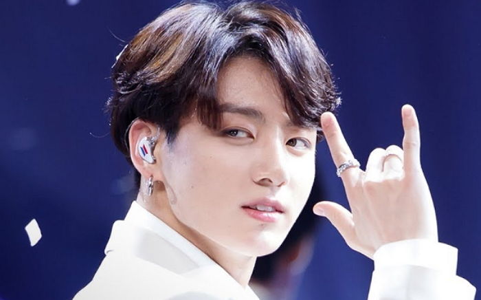 ‘장꾸 막내’ 정국이 깜짝 공개한 ‘수염 아저씨’(?) 된 방탄 멤버들 사진