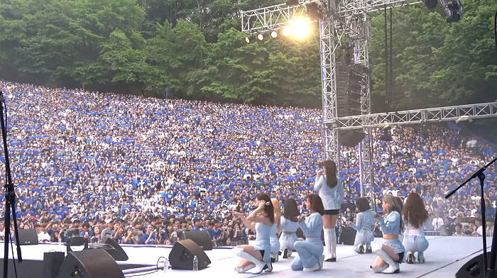 학생회비 만원 낸 사람만 ‘VIP존’에 따로 들여 보내준 대학 축제 현장