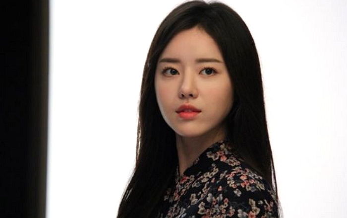 환갑 택시기사 폭행하고 경찰관 뺨 때린 20대 여배우 ‘실명’이 공개됐다