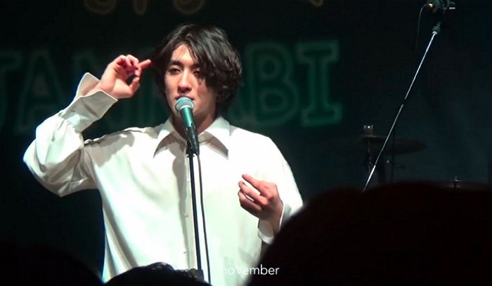 논란 속 행사 무대에 올라 ‘뜨거운 여름밤은 가고’ 부르다 끝내 눈물 보인 ‘잔나비’ 최정훈