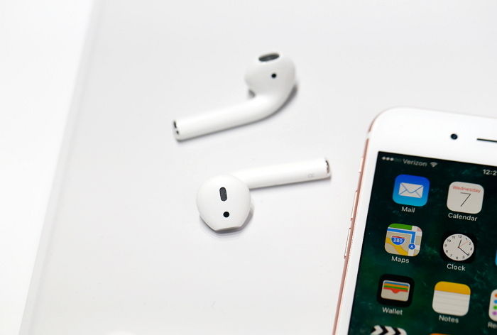 오늘(10일) 애플 ‘에어팟’ 단돈 7만 9천원에 구매할 수 있다