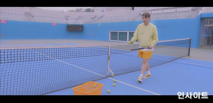 우디, ‘설렘 폭발’하는 새 싱글 ‘대충 입고 나와’ 티저 영상 공개