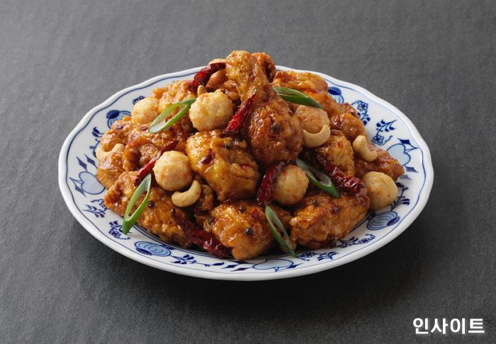 bhc 신메뉴 ‘마라칸치킨’, 출시 한 달 만에 15만개 넘게 팔렸다