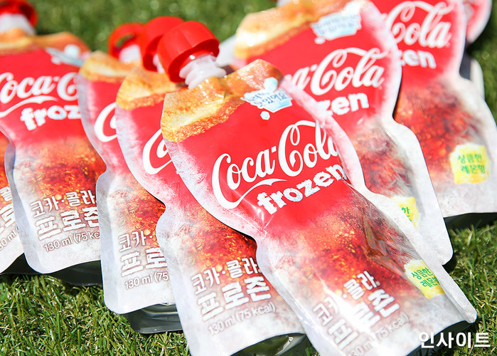 코카-콜라, 무더위 싹 날려주는 슬러시 ‘코카-콜라 프로즌’ 출시