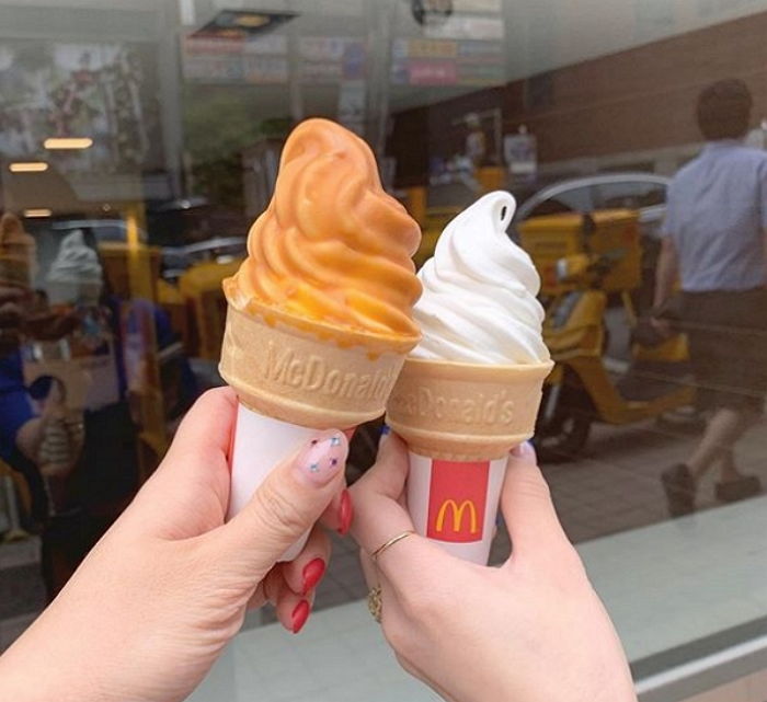 고소한 우유맛에 ‘단짠단짠’ 더해져 환상 궁합 자랑하는 맥날 ‘솔티카라멜콘’