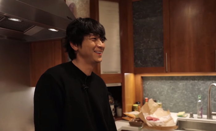 얼굴 믿고(?) ‘유튜브 생태계’ 파괴하는 강동원 브이로그가 공개됐다