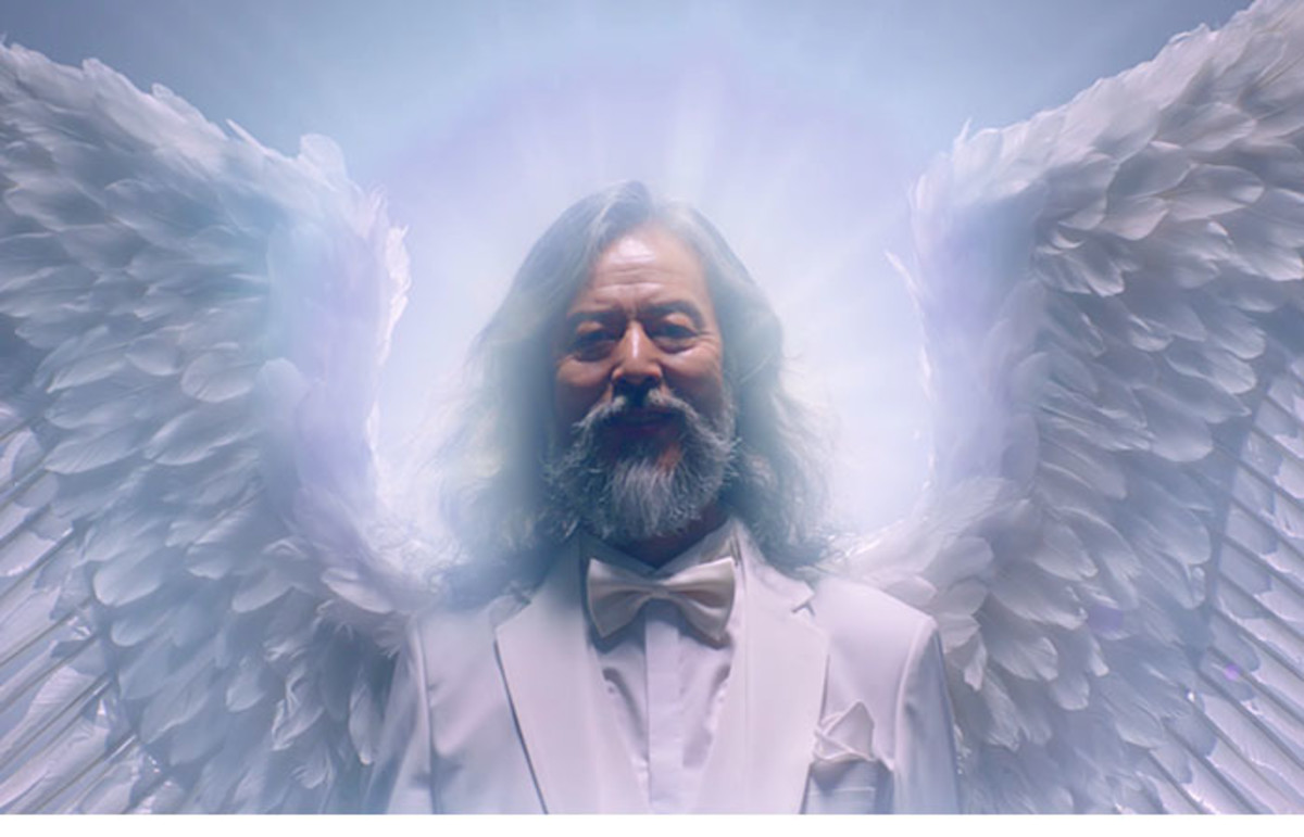 천사 날개 달고서 조물주 포스 뿜어내는 65세 김칠두 할아버지