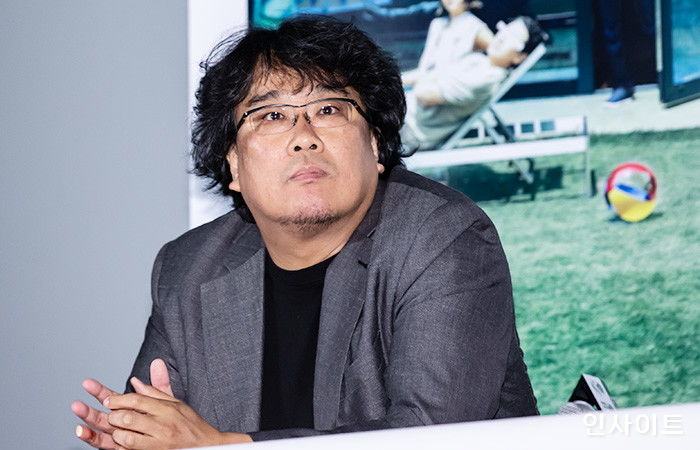 과거 여배우 ‘사전 협의’ 없이 촬영 중 가슴 만지게 했다는 봉준호 감독