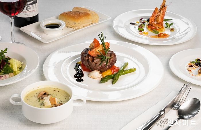 켄싱턴호텔 설악, 속초 여행객 겨냥해 ‘여왕의 만찬 패키지’ 출시