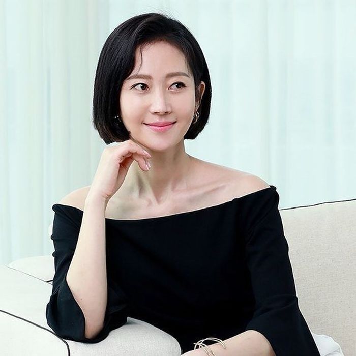 숏컷서 ‘단발’로 기르고 ‘동안 미모’ 폭발시킨 48세 염정아