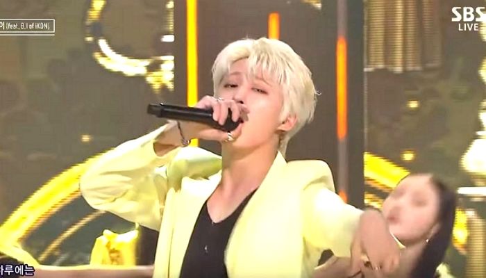 ‘백발’로 염색하고 비주얼 폭발했다고 난리 난 아이콘 비아이