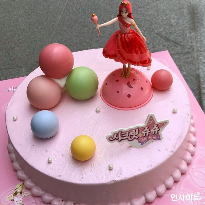 소중한 친구 생일을 더 ‘블링블링’하게 만들어줄 ‘시크릿 쥬쥬 케이크’