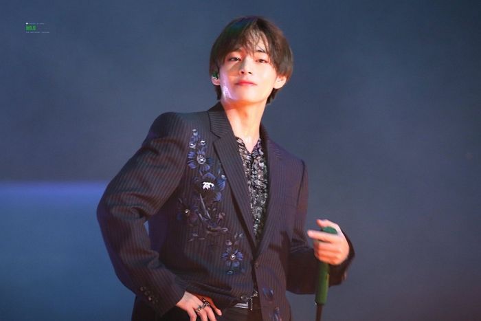 청순한 생머리 날리며 소녀들의 ‘첫사랑 기억 조작’한 방탄 뷔