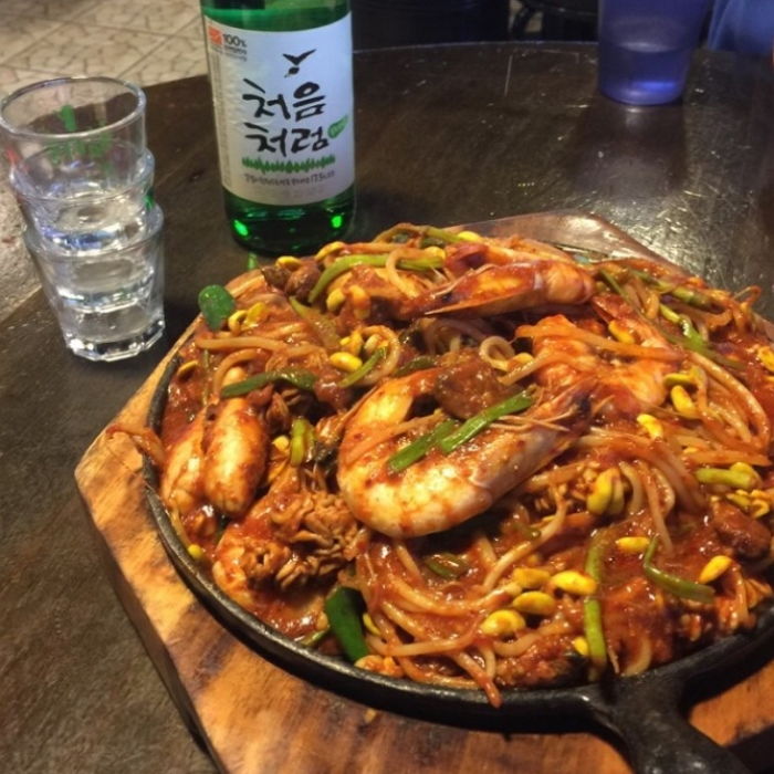 백종원의 또 다른 인생작 등극한 1만 7천원짜리 ‘매콤+푸짐’ 한신포차 ‘새우알찜’