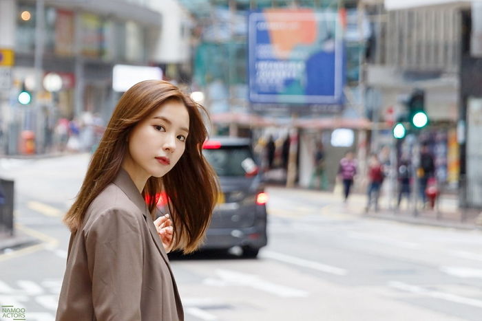 ‘천상계 미모’로 홍콩 정복하고 온 ‘유튜브 생태계 교란자’ 신세경