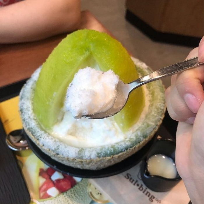 출시하자마자 달달함 폭발한다고 난리난 설빙 ‘메론 빙수’ 실물 비주얼