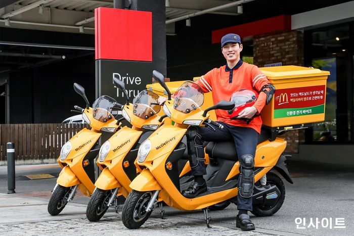맥도날드, 친환경 전기바이크 도입 등 환경보전 공로로 환경부 장관 표창 수상