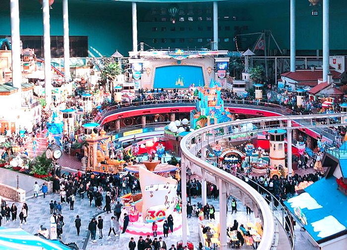 롯데월드 자유이용권 ‘10초’ 만에 ‘반값’으로 할인받는 법