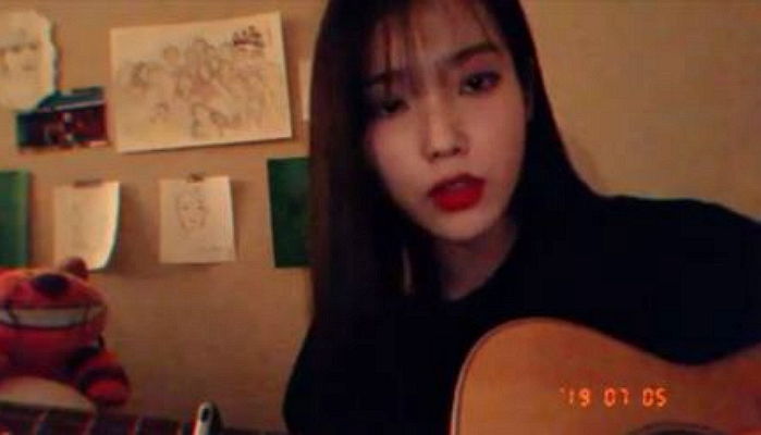 ‘핵달달’ 음색으로 군대 간 디오 솔로곡 ‘괜찮아도 괜찮아’ 커버한 아이유